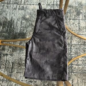 Boys camo shorts, like new, size 7/8.